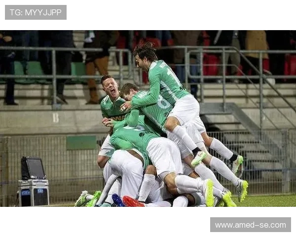 马斯特与多德勒支的激烈对决揭示了球队实力与战术的较量