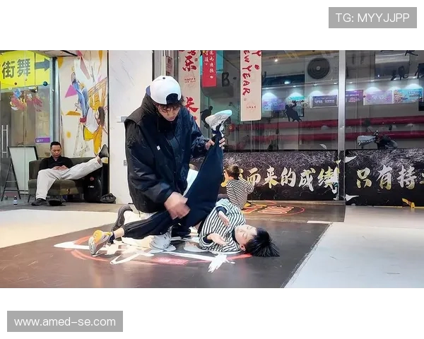 杭州街舞队与广州街舞队赛后复盘分析团队意识与配合的关键因素